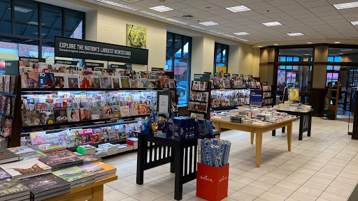 Book Store «Barnes & Noble», reviews and photos, 5755 N Bayshore Dr, Glendale, WI 53217, USA