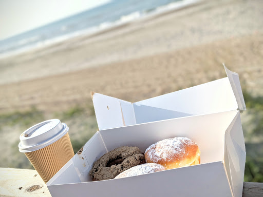 Donut Shop «Flip Flops Donut Shop», reviews and photos, 129 Bogue Inlet Dr, Emerald Isle, NC 28594, USA