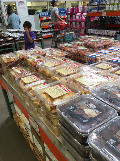 Warehouse store «Costco Wholesale», reviews and photos, 3250 Northlake Blvd, Lake Park, FL 33403, USA
