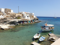 Foto av Karras Beach med en rak kustlinje