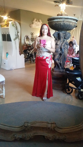Event Planner «Las Bonitas Fashions», reviews and photos, 382 W Tennyson Rd, Hayward, CA 94544, USA