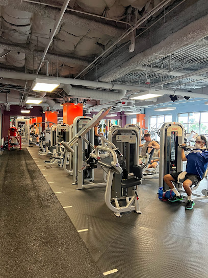 Crunch Fitness - West Hollywood - 8000 Sunset Blvd, Los Angeles, CA 90046