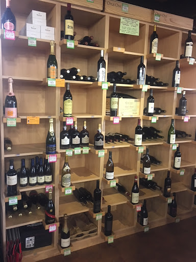 Liquor Store «The New Wine Regions Discount Wines & Liquors», reviews and photos, 2423 US-27, Clermont, FL 34711, USA