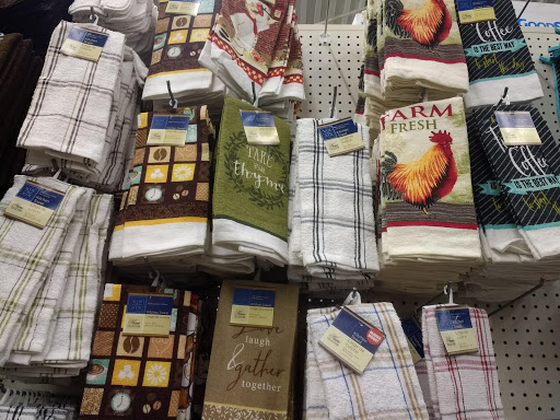 Dollar Store «Dollar Tree», reviews and photos, 8157 Governor Ritchie Hwy, Pasadena, MD 21122, USA