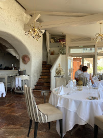 Atmosphère du Restaurant gastronomique Restaurant Les Vieux Murs à Antibes - n°1