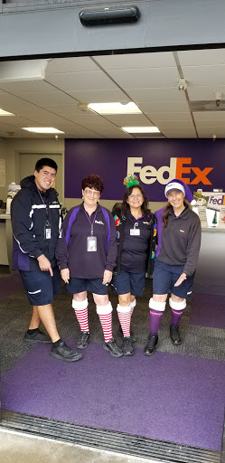 Shipping and Mailing Service «FedEx Ship Center», reviews and photos, 857 Gray Ave, Yuba City, CA 95991, USA