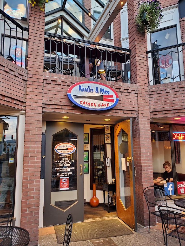 Noodles & More Saigon Café 80487