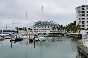 Marina Bay Admiral Cove Condominium image