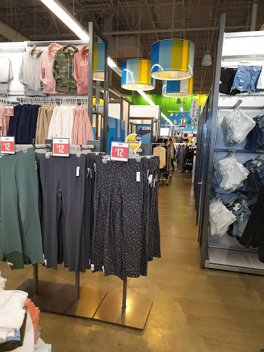 Clothing Store «Old Navy», reviews and photos, 2100 S University Dr, Davie, FL 33324, USA