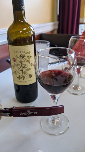 Wine Store «Wine Outlet», reviews and photos, 10 Meadowlands Pkwy, Secaucus, NJ 07094, USA