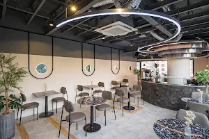 Lys Café - Brunch & Dining image