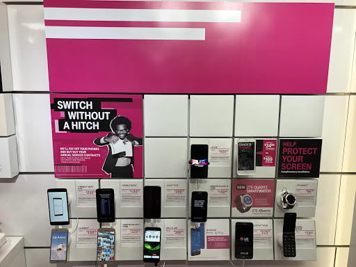 Cell Phone Store «T-Mobile», reviews and photos, 1757 E Hebron Pkwy, Carrollton, TX 75010, USA