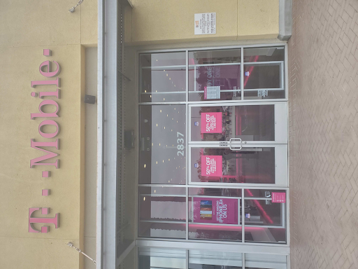 Cell Phone Store «T-Mobile», reviews and photos, 2837 Park Ave, Tustin, CA 92782, USA