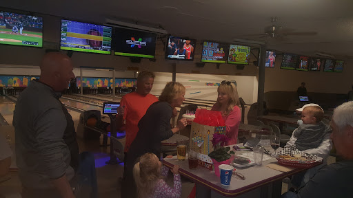 Bowling Alley «Chalet Bowl & 26th Street Cafe», reviews and photos, 3806 N 26th St, Tacoma, WA 98407, USA