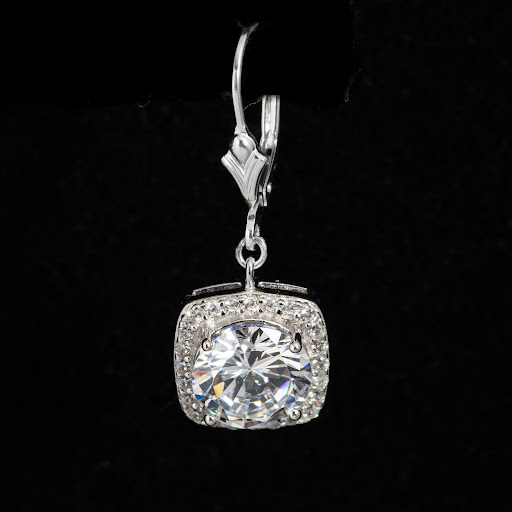 Jewelry Repair Service «Snug Harbor Jewelry Inc», reviews and photos, 395 Merrick Rd, Amityville, NY 11701, USA