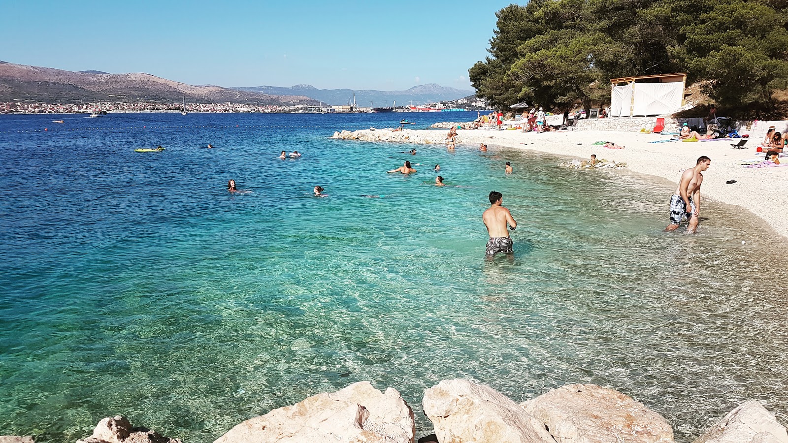 Foto af Stari Porat beach faciliteter område