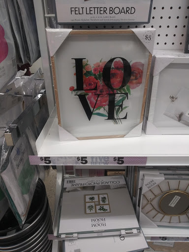 Variety Store «Five Below», reviews and photos, 300 Marketplace Blvd, Hamilton Township, NJ 08691, USA