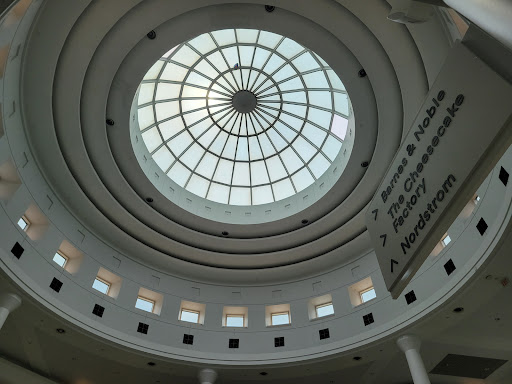 Shopping Mall «Menlo Park Mall», reviews and photos, 55 Parsonage Rd, Edison, NJ 08837, USA