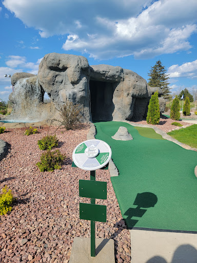 Golf Driving Range «Missing Links Golf Course & Driving Range», reviews and photos, 12950 N Port Washington Rd, Mequon, WI 53097, USA