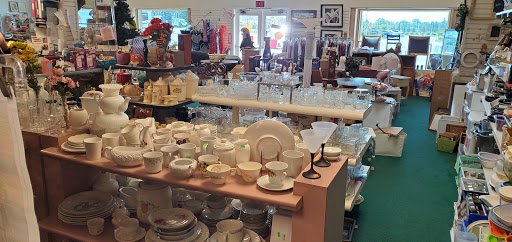 Thrift Store «Life Center Thriftshop», reviews and photos, 6331 6th Ave, Tacoma, WA 98406, USA