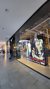 Reseñas e información Nike Store - La Maquinista - Catalonia, Tienda de deportes - 4