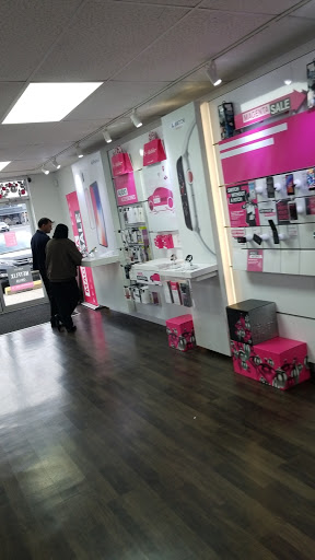 Cell Phone Store «T-Mobile», reviews and photos, 4542 Kirkwood Hwy, Wilmington, DE 19808, USA
