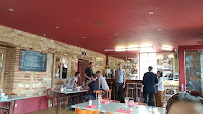 Atmosphère du Restaurant français Le Picpoul à Saint-Étienne-du-Bois - n°2
