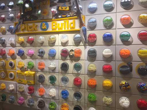 Toy Store «The LEGO Store», reviews and photos, 5 Woodfield Mall, Schaumburg, IL 60173, USA