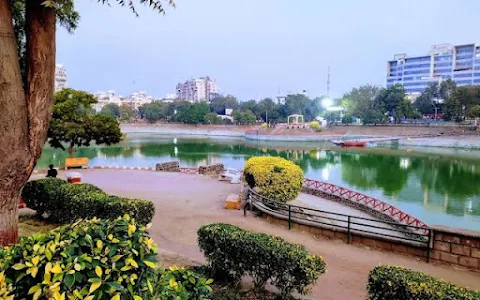 Vastrapur Lake Garden image