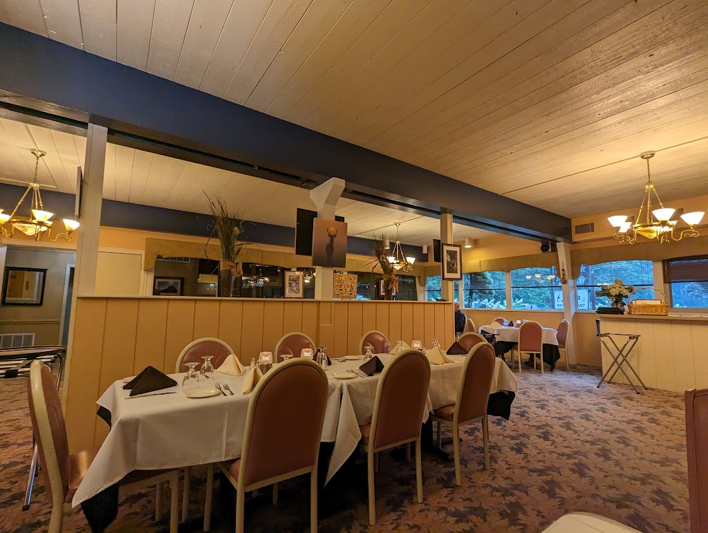 Nikolas Restaurant 28627