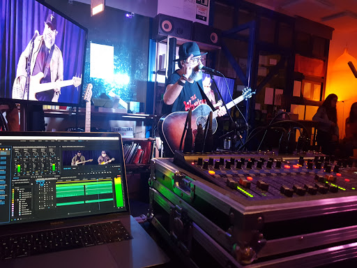 Información y opiniones sobre La Polivalente de Málaga