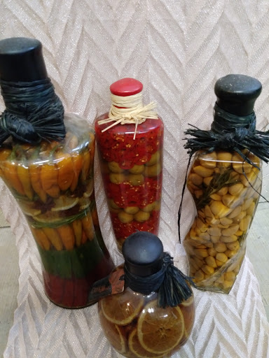 Home Goods Store «Paws & Claws Thrift Store», reviews and photos, 132 E Broad St, Groveland, FL 34736, USA