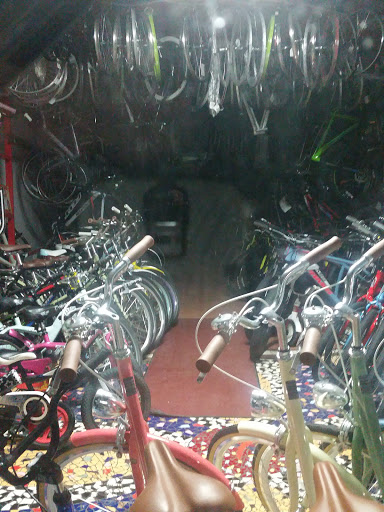 Bicycle Store «Downtown Ferndale Bike Shop», reviews and photos, 163 W Nine Mile Rd, Ferndale, MI 48220, USA