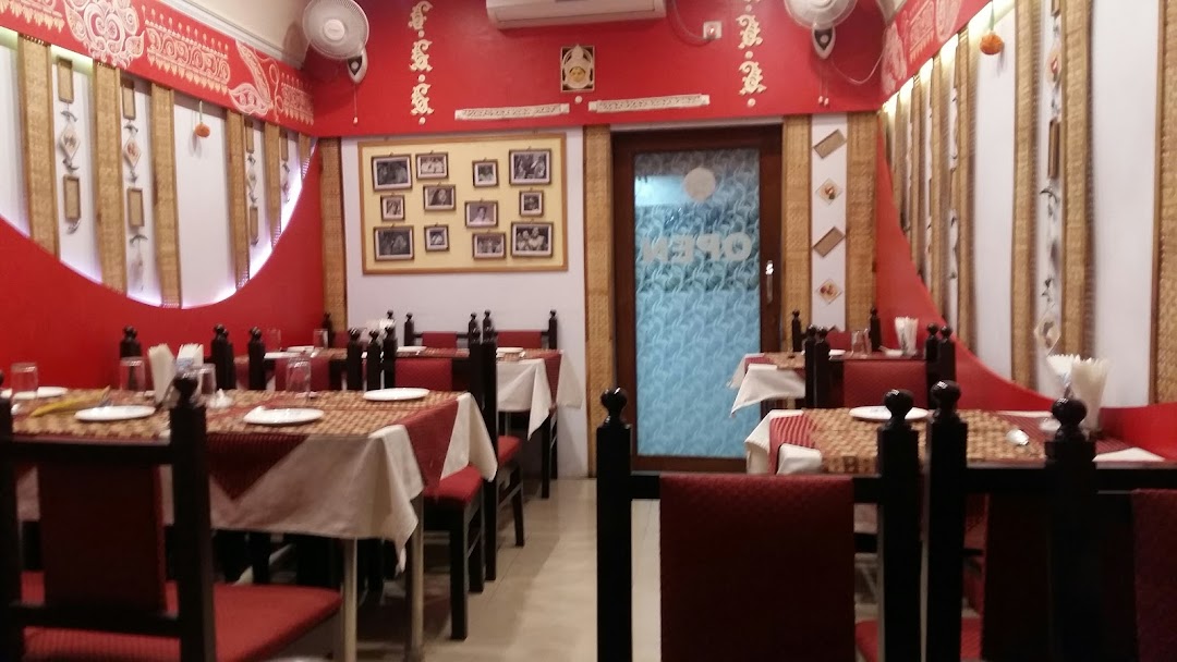 Sare Chuattar Restaurant | Best Restaurant in Kolkata | Best Restaurant in South Kolkata