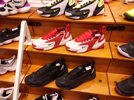 Shoe Store «Champs Sports», reviews and photos, 1665 State Hill Rd, Wyomissing, PA 19610, USA