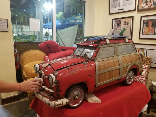 Shopping Mall «Diplomat Mall Shopping Center», reviews and photos, 1725 E Hallandale Beach Blvd, Hallandale Beach, FL 33009, USA