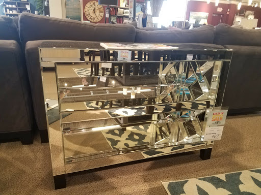 Furniture Store «Art Van Furniture - Auburn Hills», reviews and photos, 4612 Baldwin Rd, Auburn Hills, MI 48326, USA