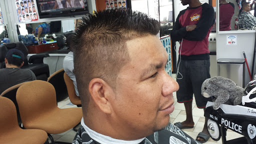 Barber Shop «St. Johns Barber Shop», reviews and photos, 22815 Pacific Hwy S, Des Moines, WA 98198, USA