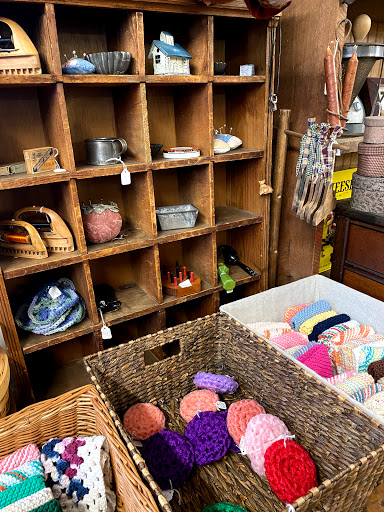 Home Goods Store «Olde Factory», reviews and photos, 139 S Hanover St, Hummelstown, PA 17036, USA