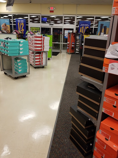 Shoe Store «Shoe Carnival», reviews and photos, 4615 Lafayette Rd, Indianapolis, IN 46254, USA