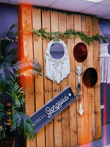 Hair Salon «The Urban Revival Boutique, Style Bar & Salon», reviews and photos, 2903 N Patterson St, Valdosta, GA 31602, USA