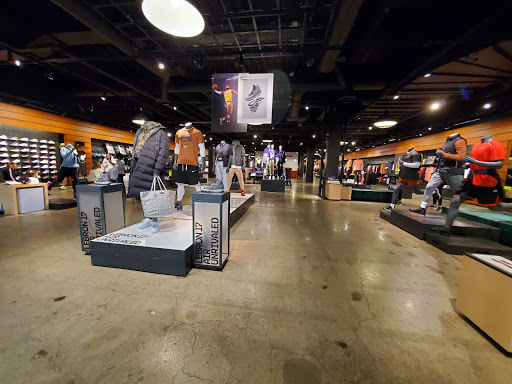 Clothing Store «Nike Mall of America», reviews and photos, 244 West Market, Bloomington, MN 55425, USA