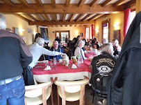 Atmosphère du Restaurant français Auberge La Chaumière à Blomard (Allier 03) - n°8