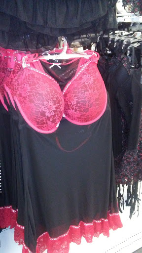 Shopping Mall «Great Western Shopping Center», reviews and photos, 240 N Wilson Rd, Columbus, OH 43204, USA