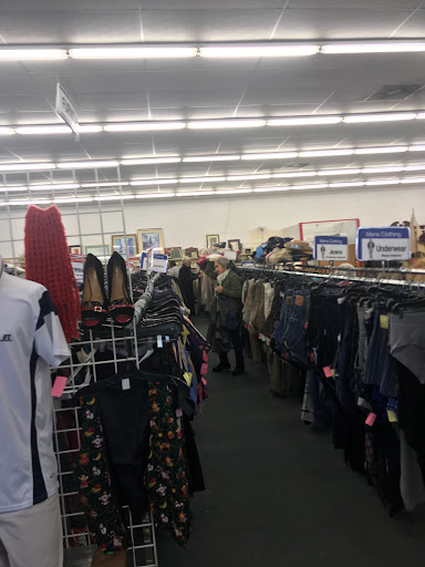 Thrift Store «Salvation Army», reviews and photos