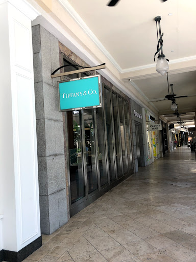 Jewelry Store «Tiffany & Co.», reviews and photos, 342 San Lorenzo Ave, Coral Gables, FL 33146, USA