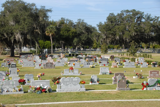 Cemetery «Osceola Memory Gardens - Funeral Homes, Cemetery & Crematory», reviews and photos, 1717 Old Boggy Creek Rd, Kissimmee, FL 34744, USA