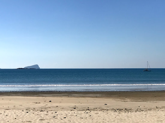 Fresh Water Bay Hut Beach