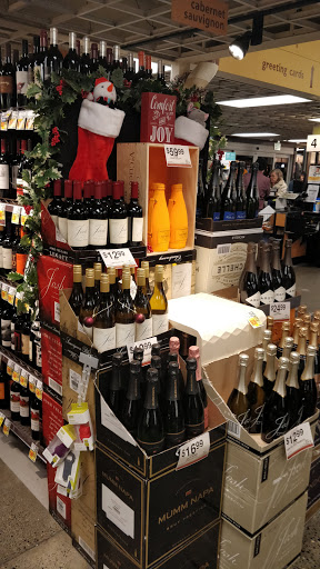 Grocery Store «Quality Food Center», reviews and photos, 1801 N 45th St, Seattle, WA 98103, USA