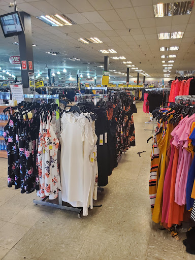 Shopping Mall «Rhode Island Avenue Shopping Center», reviews and photos, 680 Rhode Island Ave NE, Washington, DC 20002, USA